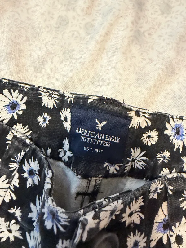 American eagle midi stretch flower shorts  - Image 3