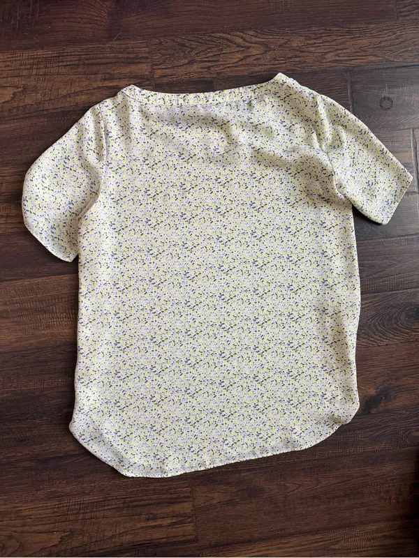 Banana Republic Blouse XS - Image 3