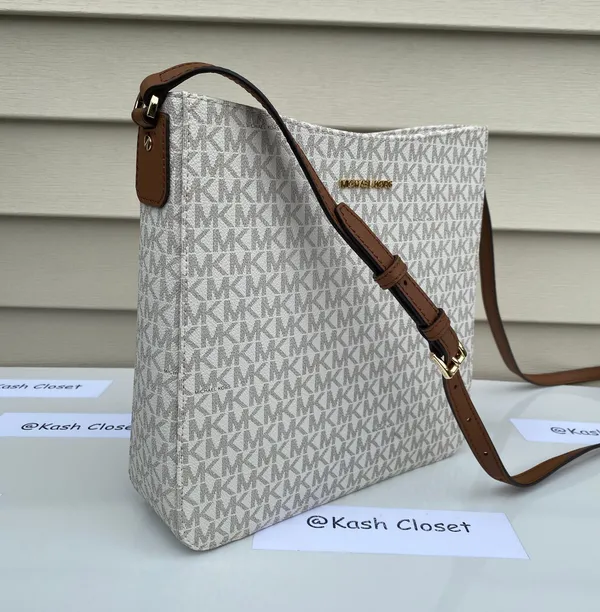 Michael Kors JST LG Messenger Leather Crossbody Bag - Image 3