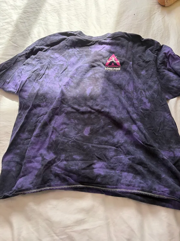 Lone Pine Gear Ski Shop Tshirt Purple Size L - Image 2