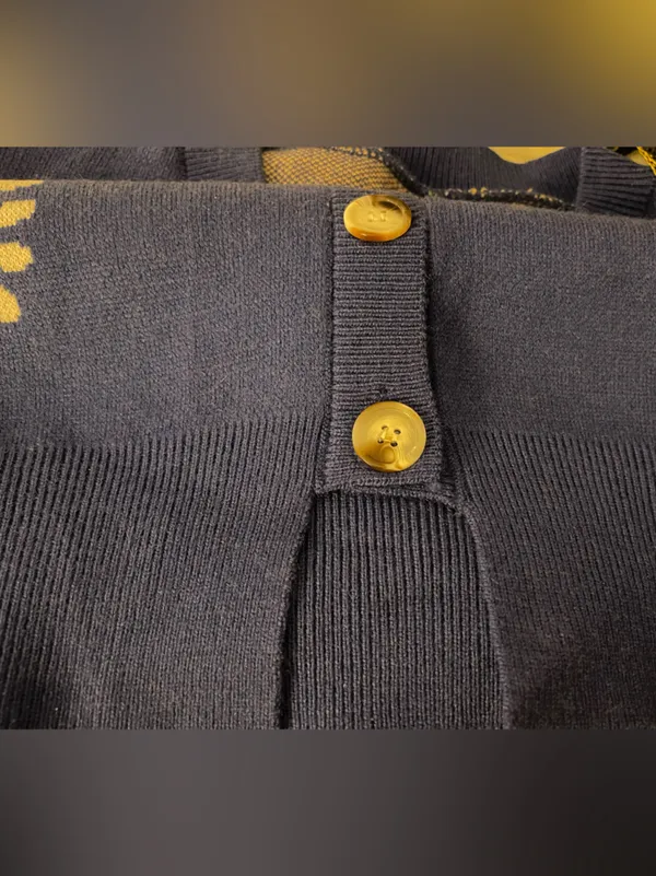Source Unknown Blue Daisy Button-Front Women's Sweater Cardigan - Size Large - Image 5