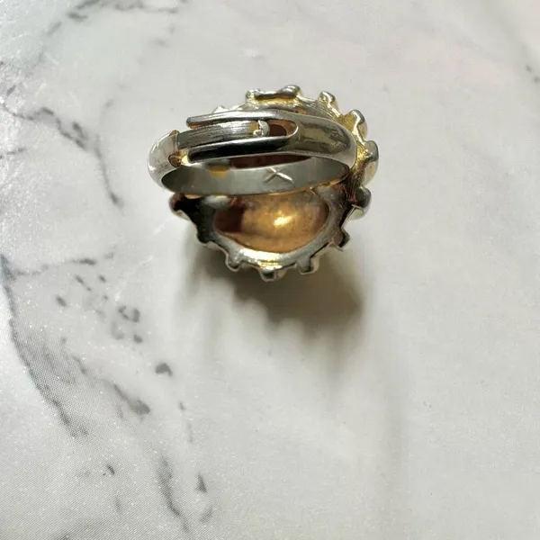 Cream/gold tone vintage cocktail ring - Image 11