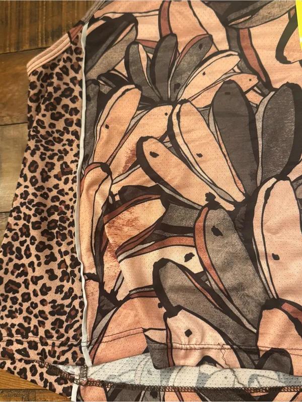 FARM RIO Vivo‎ Brazil Floral & Leopard Print Active Tank Top - Image 3