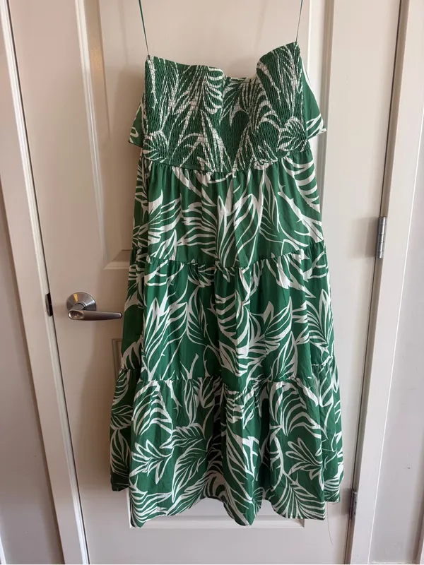 Strapless Green Tropical-Print Midi Dress with Front Tie - Image 6