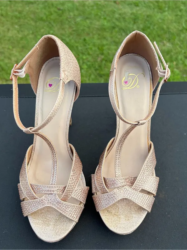 Heart in D rose Gold Glitter T Strap platform heels Sz 8.5 party holiday dance - Image 3