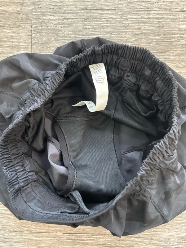 Lululemon Hotty Hot Shorts Incognito Camo Multi Grey / Black 4” Size 2 Tall - Image 9