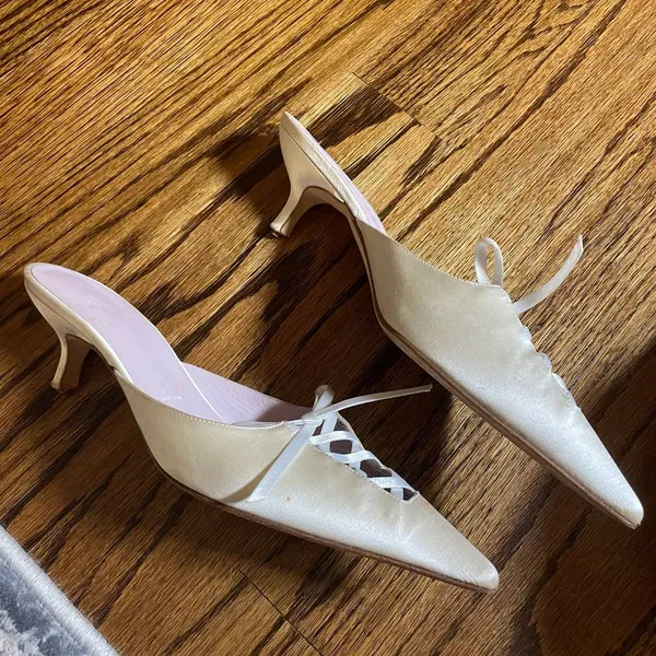 Vera Wang Mules Size 38.5 Ivory Satin Kitten Heels Lace Up (Flawed) - Image 2