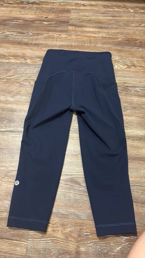 Lululemon Leggings Crop 0 - Image 2