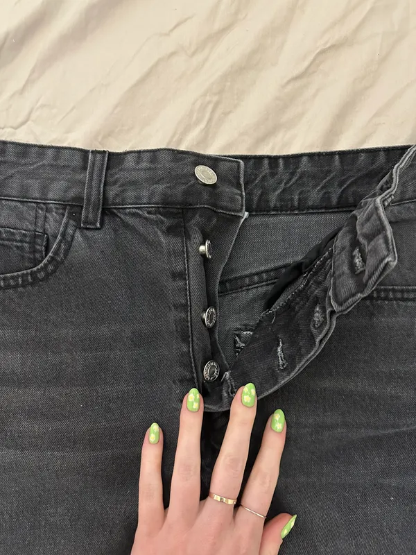H&M Black Denim Mini Skirt - Image 4
