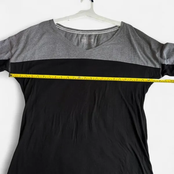 Victoria's Secret Women Long Sleeve T-Shirt Size L Colorblock Black Gray - Image 7