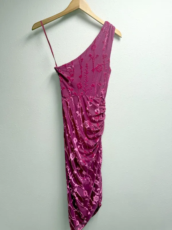 Anthropologie l Hutch One-Shoulder Ruched Velvet Dress - Image 4