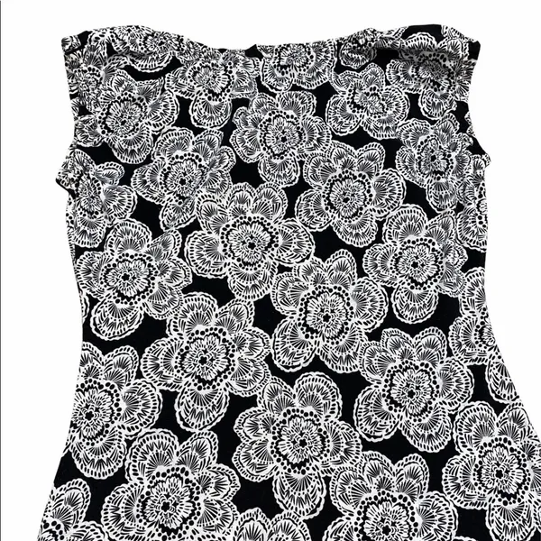 Ann Taylor LOFT size medium black & white floral top - Image 2