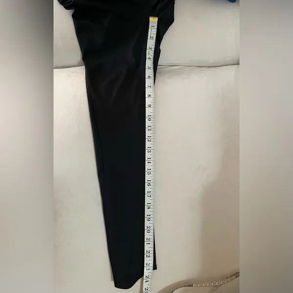 Gymshark Black Leggings Size S Pre Owned excellent used condition - Image 8
