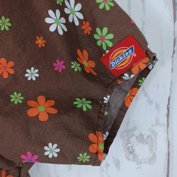 ‼️final must bundle‼️ Dickies Womens Brown Floral Scrub Top Hearts Flowers - Image 3