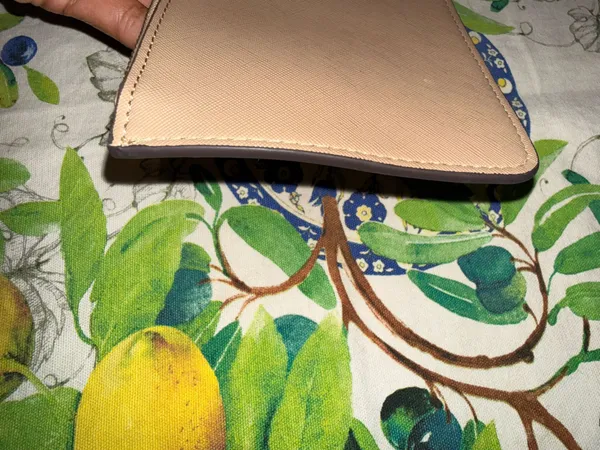 Kate Spade Lucy wristlet - Image 4
