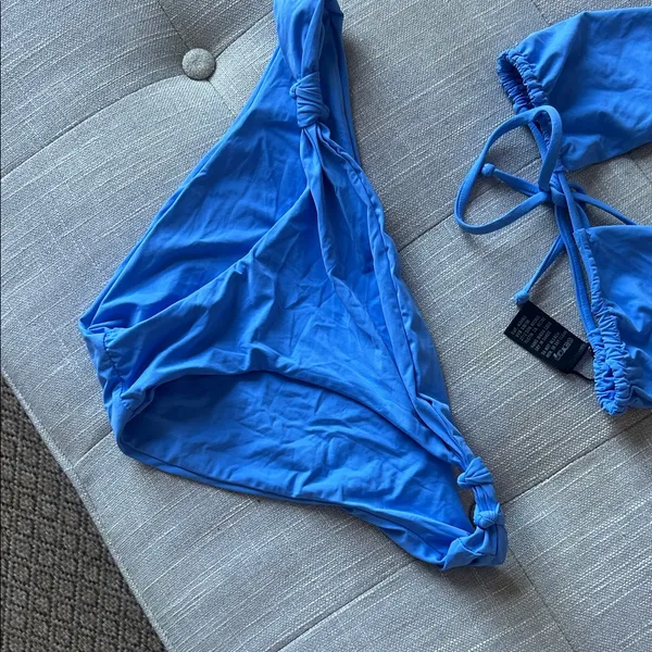 VYB Swim Perriwinkle Blue Two Piece Bikini Set Size Medium - Image 3