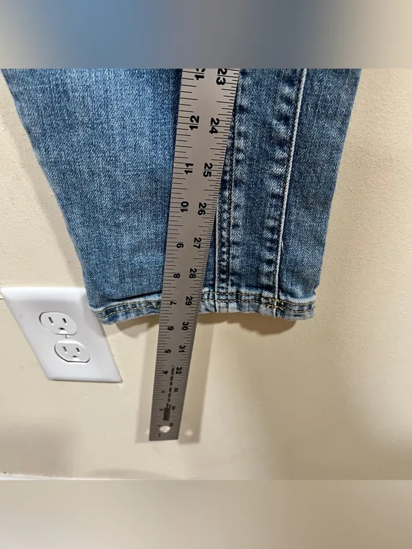 Anthropologie Pilcro the Wanderer Jeans Relaxed Fit Cuffed - Double Button Front - Image 4