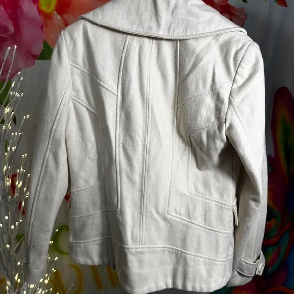 E4. Guess white peacoat with gold embroidery Size M - Image 3