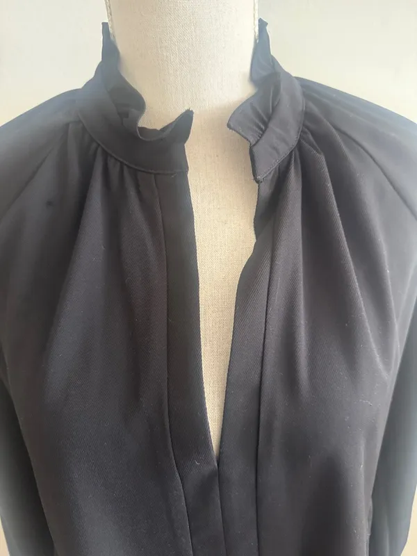 Amanda Uprichard Saffron Dress Black Tiered V neck Size M LIKE NEW! - Image 3