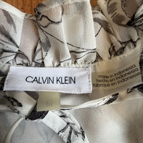 Calvin Klein Women’s Long Sleeve Floral Pattern Tie-Neck Blouse Size Medium - Image 5