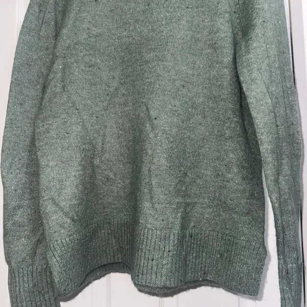 LOFT Size Small Green Crew Neck Sweater Classic Knit Design - Image 7
