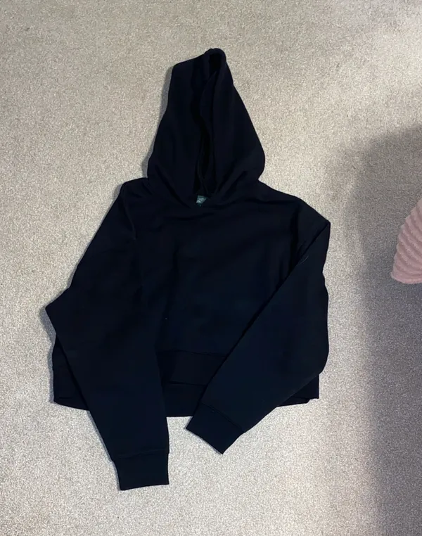 Wild Fable NWOT Black Cropped Hoodie - Image 2