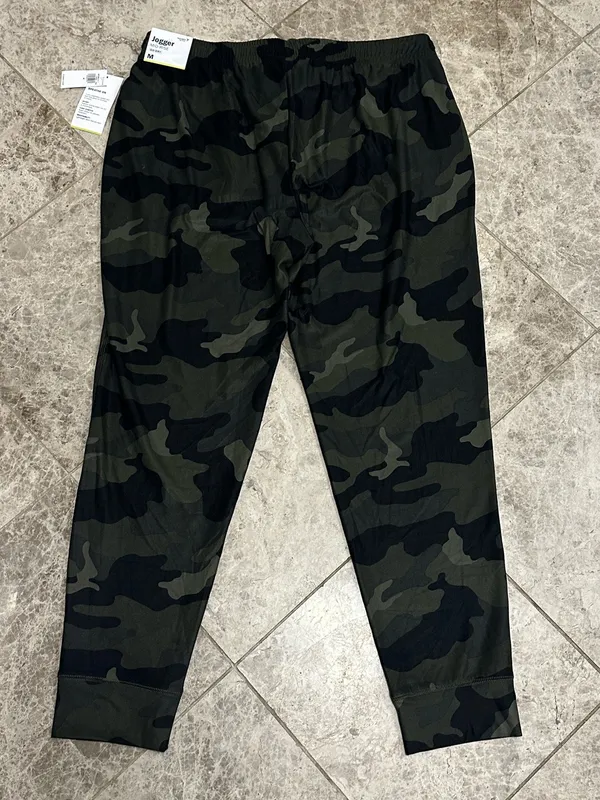 Old Navy Breathe ON Jogger Pants NEW Mid Rise Medium Green Camo - Image 6