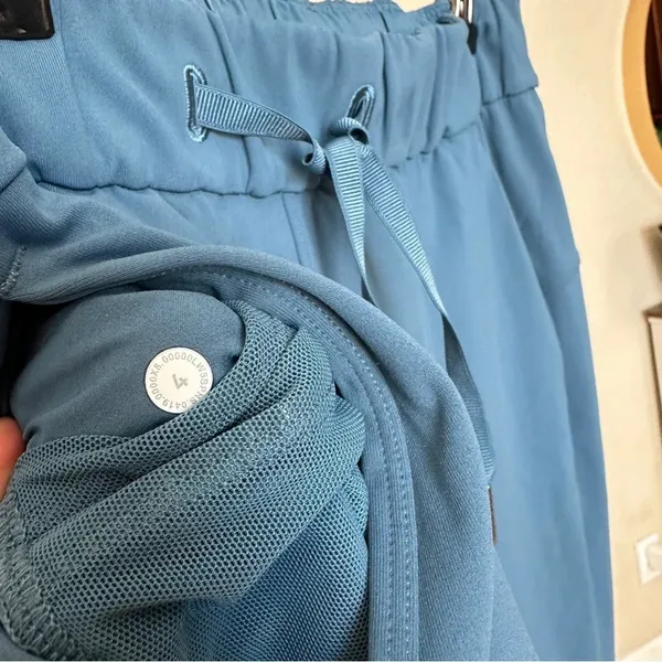 Lululemon On the Fly 7/8 Pant -‎ Size 4 either code blue or petrol blue pants - Image 7
