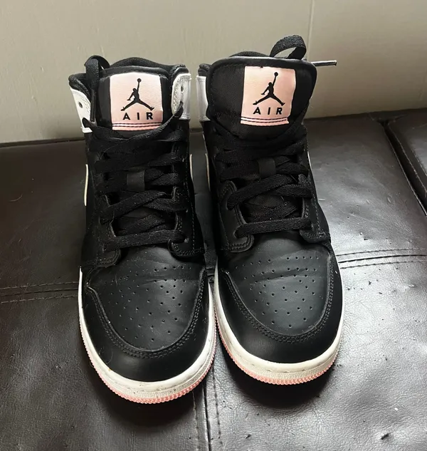 Air Jordan High Top 1 - Image 2