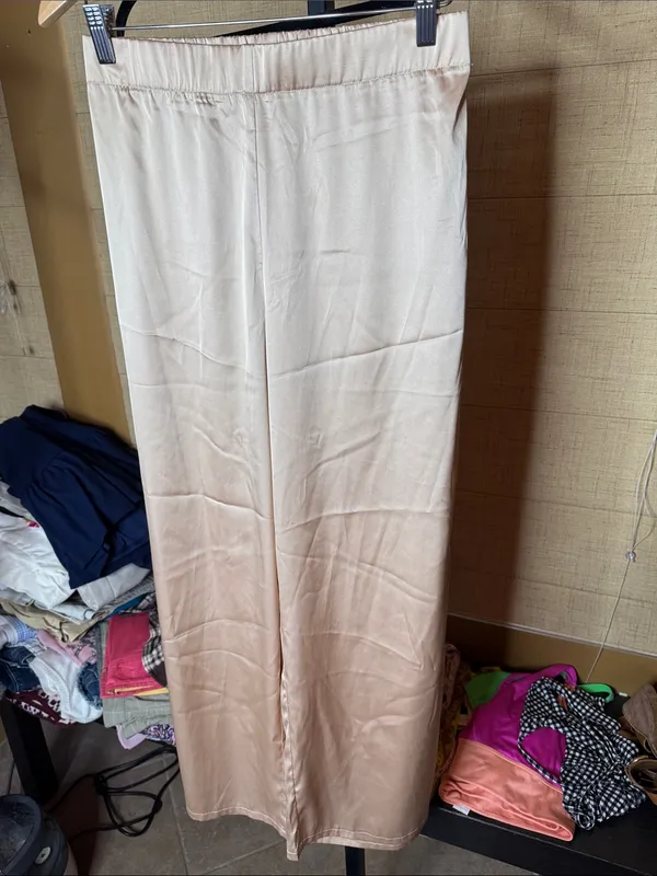NWT Love 83 Champagne Satin Crop Top Wide Leg Pants Set Size Large - Image 8