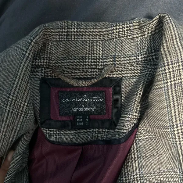 Atmosphere Beautiful plaid blazer/ suit jacket - Image 5