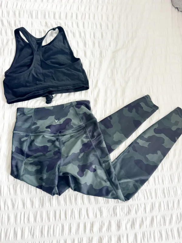 Workout Outfit Set Camo Black Aerie Old Navy XS Small - Image 5