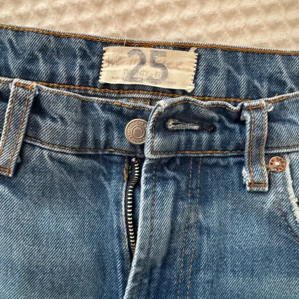 Free People Medium Wash Skinny Jeans with rips - Image 3