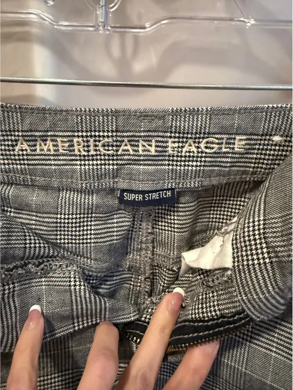 American Eagle Super Stretch Gray Plaid Mini Skirt Size 0 Regular - Image 4