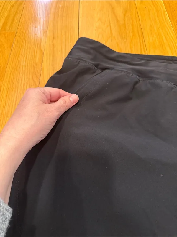 Lands’ End women’s black swim shorts size 16 . - Image 2