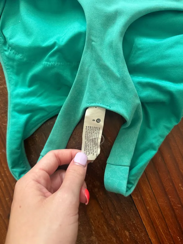 Lululemon tank top - Image 4