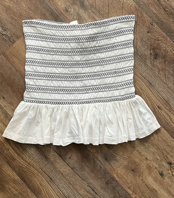 Maeve/ Anthropologie Smocked Split Tube Top white with ruffle hem black smocking - Image 10