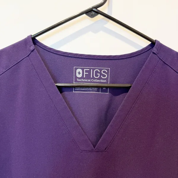 Figs Womens Casma V Neck Scrub Top Medium Purple Jam Workwear Nursing - Image 3