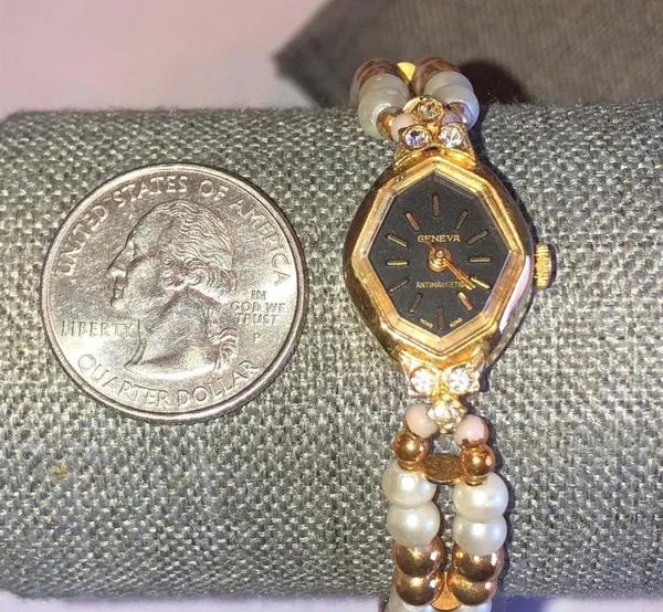 Geneva Gold Tone Faux Pearls Vintage Retro Wind Up Watch Wristwatch - Image 2