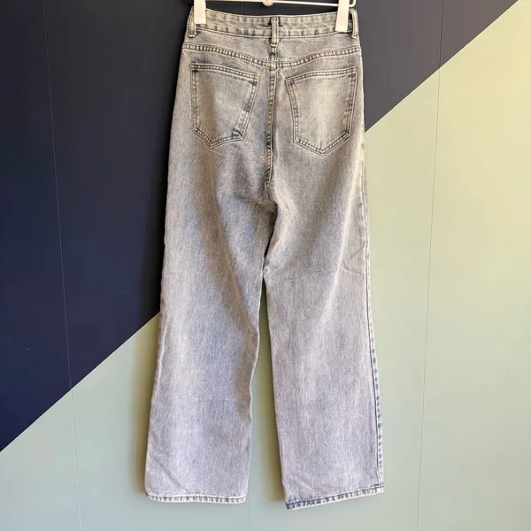 Unbranded Vintage High Rise Wide Leg Jeans 26x29.5 Actual Light Wash 100% Cotton - Image 4
