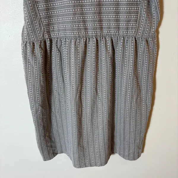 LOFT Grey White Geometric Stripe Knit Short Sleeve Dress Size S NWT‎ - Image 3