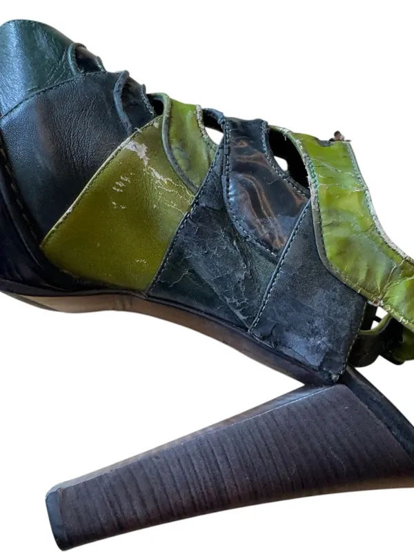 Bottega Veneta Green Leather Cutout Platform Heels EU 38 Rare Archive COA in FUC - Image 7