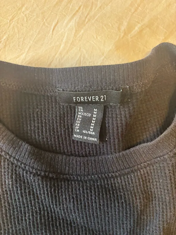 Forever 21 Black Tee Short Sleeve - Image 3