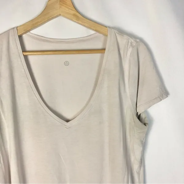 Lululemon Love Tee V Pink Glow Short Sleeve Athletic T-Shirt 6‎ - Image 5