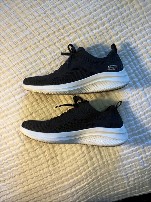 Skechers Women’s Ultra Flex Sneaker size 7 - Image 4
