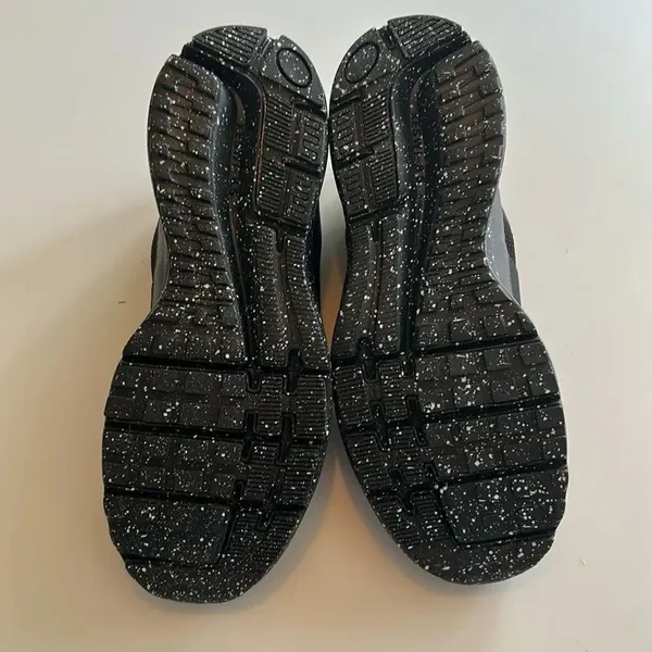 KESWI Women's Black Speckled Athletic Slip On Uniform Shoes, Size 7, NWT - Image 9