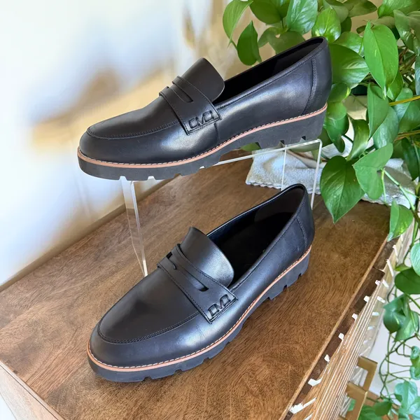 Vionic Cheryl II Loafer Size 12 Black Leather Lug Sole Preppy Dark Academia Shoe - Image 4