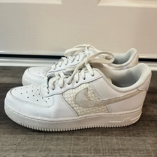 NIKE Women Air Force 1 ‘07 SE in White Sail Lemon Wash - Image 5