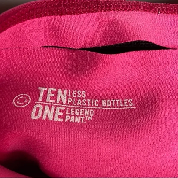 Nike hot Pink dri fit Capri leggings‎ size large - Image 5