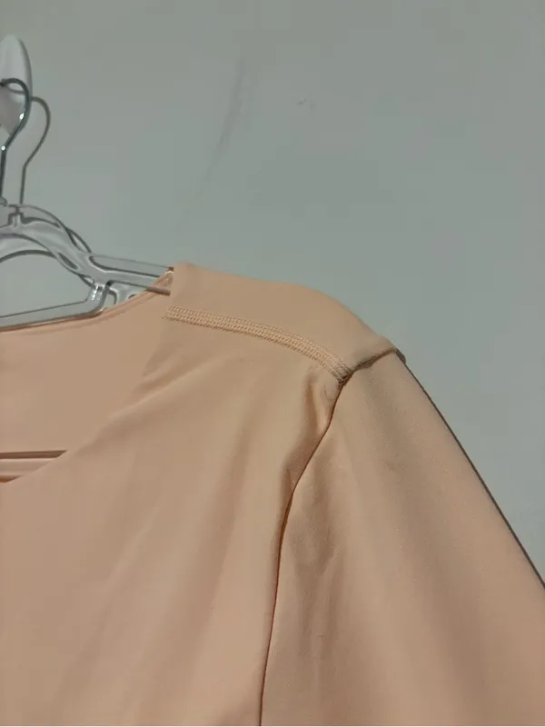 Double lined long‎ sleeve Active cutout crop top light pink size 12 - Image 5